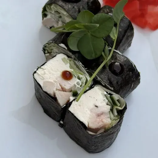 Кето ролл с курицей